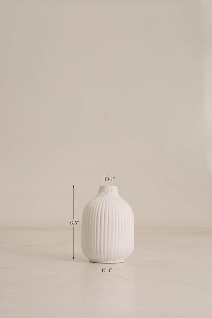 PUREZENTO Ivory Textured Rounded Bottle Shaped Ceramic Vase 6.5 Inch – Pack of 1 | Decorative Ceramic Vase for Home Decor, Living Room, Office | Vases for Dried Flowers & Pampas Grass